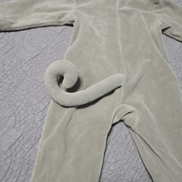 Carter’s little monkey halloween costume, 9M - Picture 7 of 10